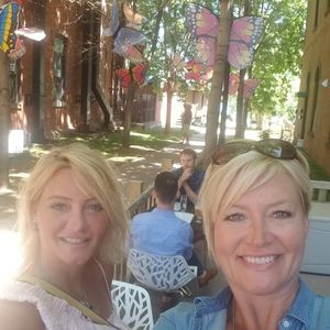 Meet your Posher, Denise